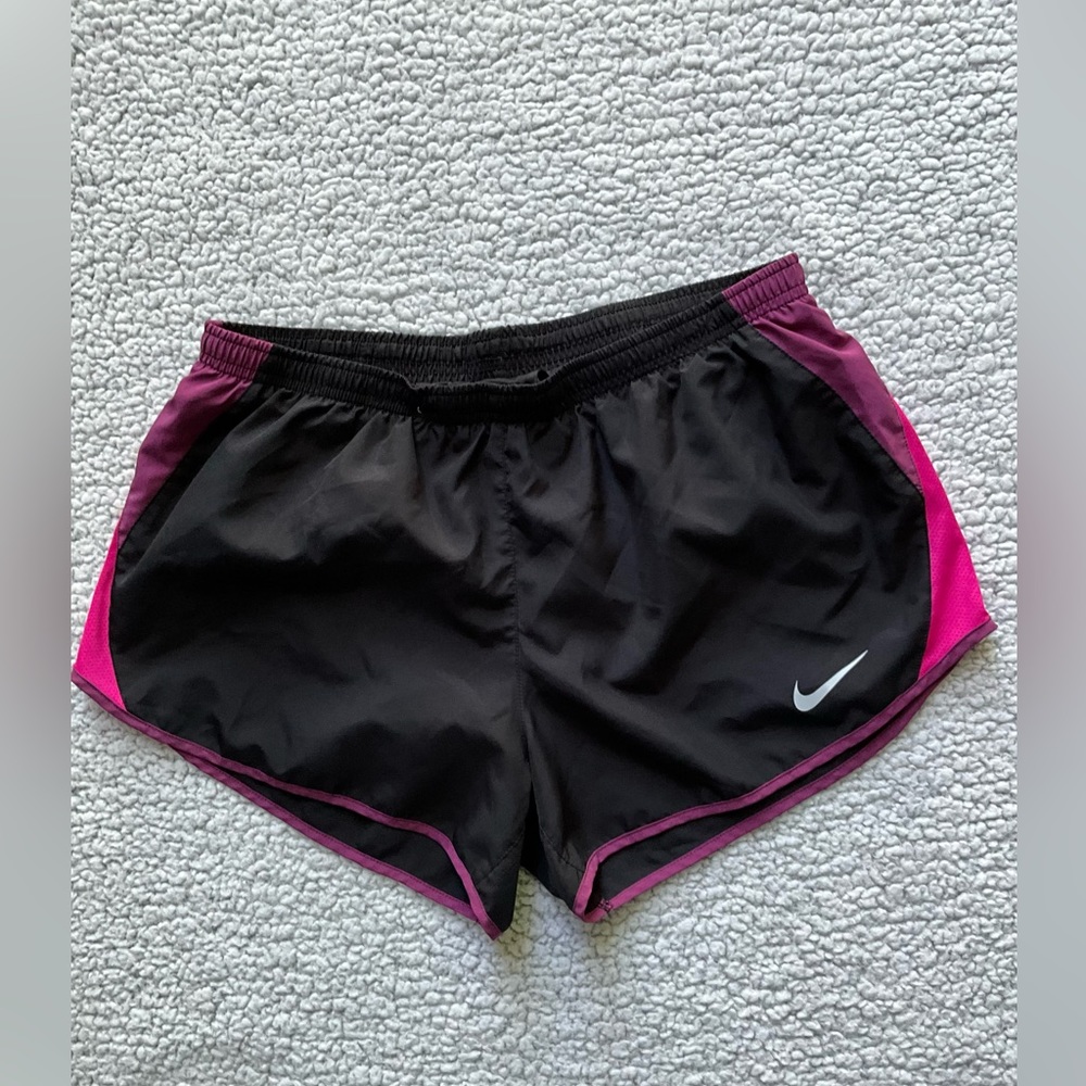 Black nike shorts